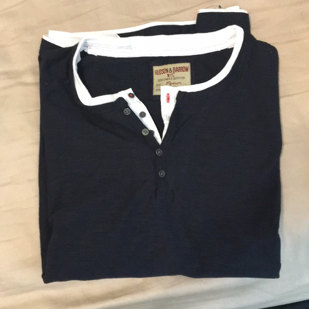 Hudson  an barrow short sleeve shirt.